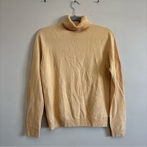 Uniqlo cashmere pale yellow Turtleneck Sweater